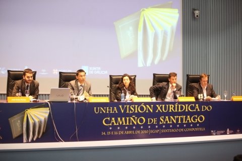 Mesa redonda. 